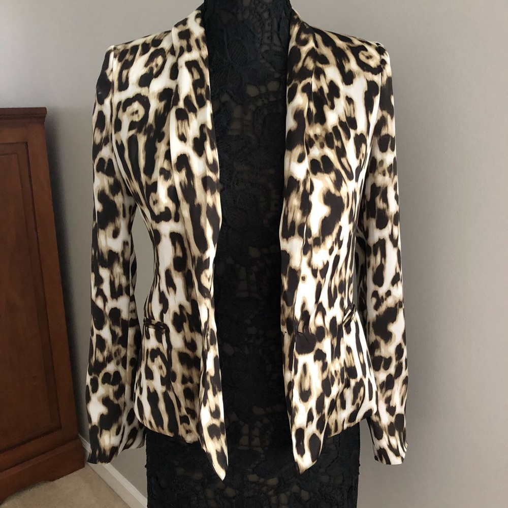 Sexy classy cheetah blazer
